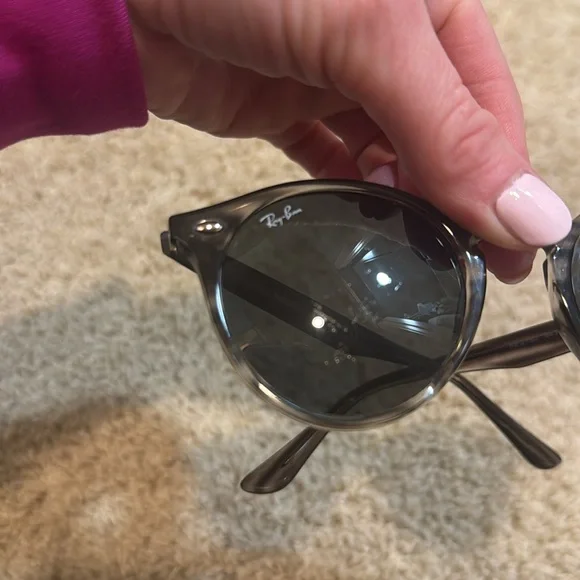Ray-Ban Women’s Round Sunglasses with Case - Picture 2 of 8
